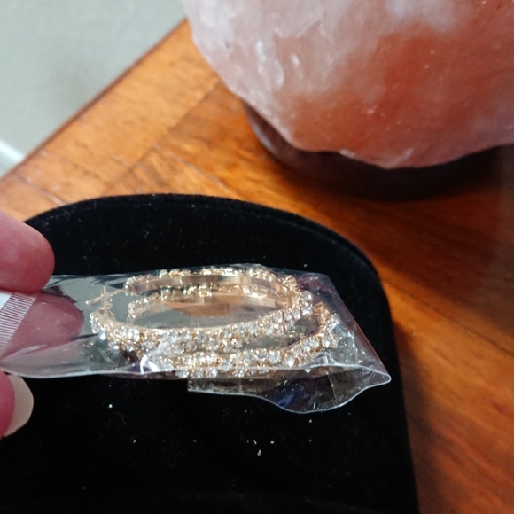 Gold Hoop Earrings women's - Picture 7 of 8